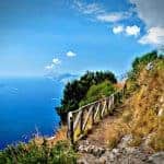 Montagne sur ciel bleu et pur, kaivalya