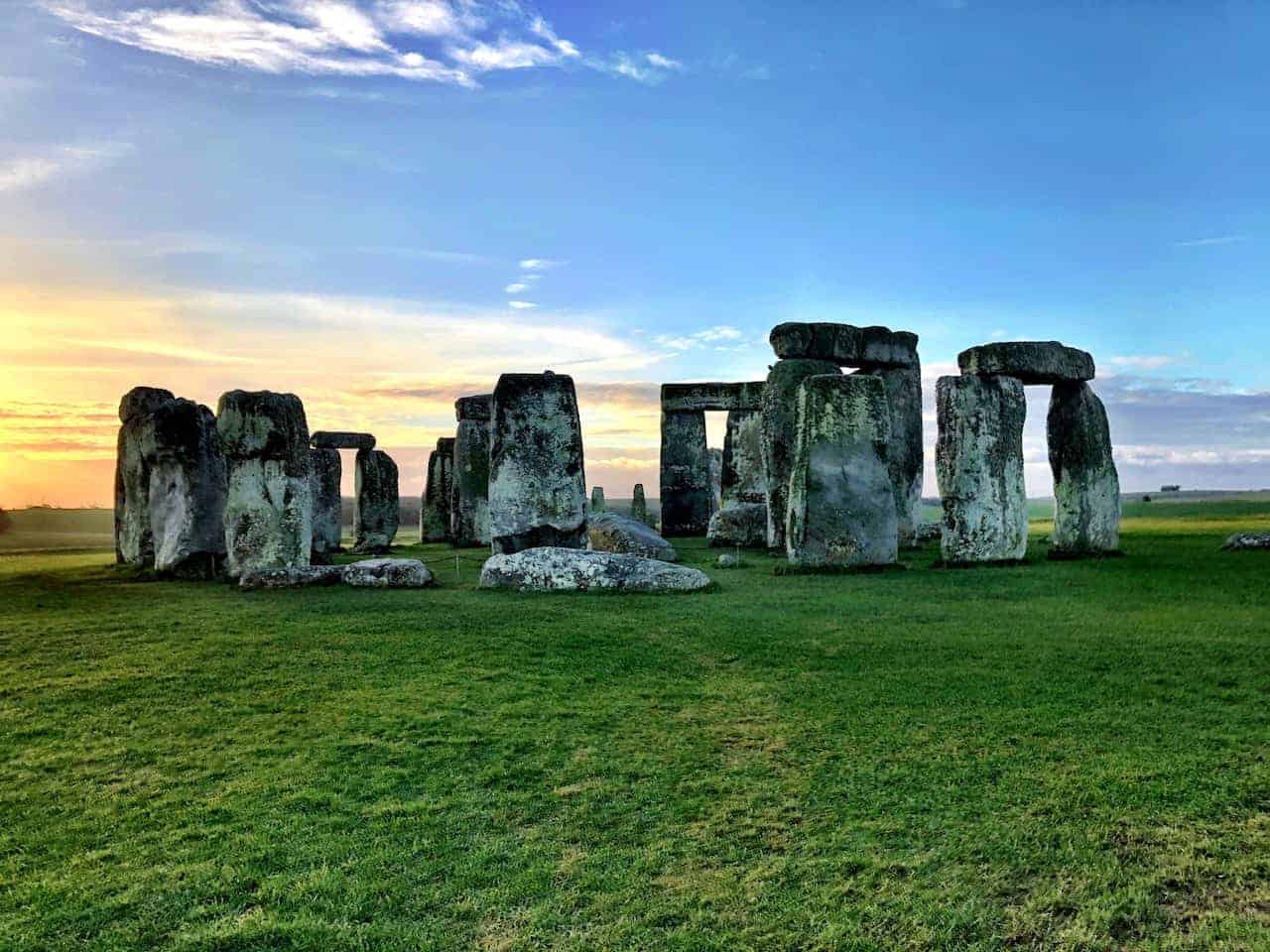 Stonehenge au lever du soleil