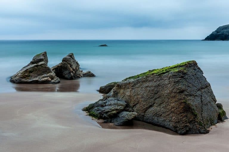 Plage, mer et rochers