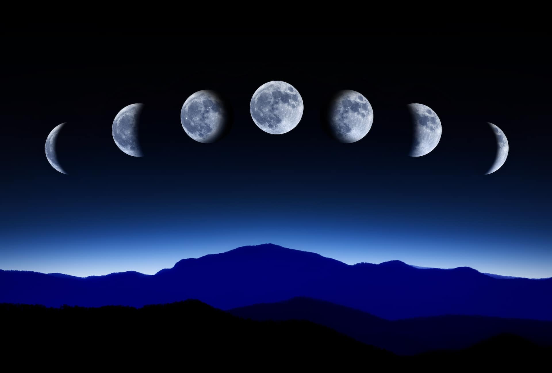 Les séries de la Nouvelle Lune: transits lunaires sur fond céleste.