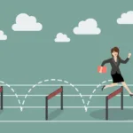 Transformez vos Obstacles en Miracles femme qui surmonte des obstacles