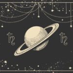 Une planète avec des anneaux et des étoiles mettant en vedette Saturne Rétrograde.